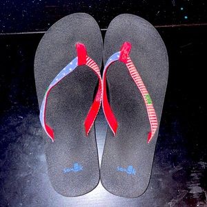 Sanuk U.S. flag flip flops ⭐️2 FOR $30⭐️